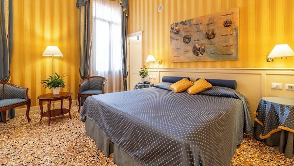 Hotel Bella Venezia Room